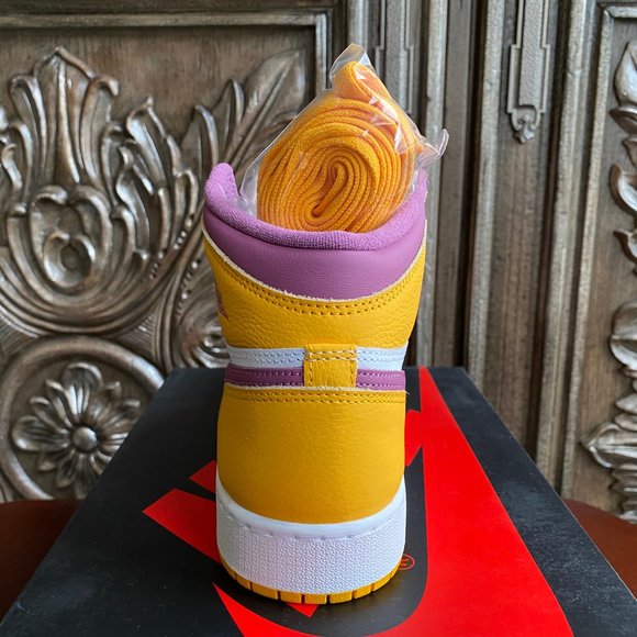 Nike Air Jordan 1 High OG "Brotherhood" (GS) - Youth 6/Women's 7.5/Men's 6 - Picture 5 of 12